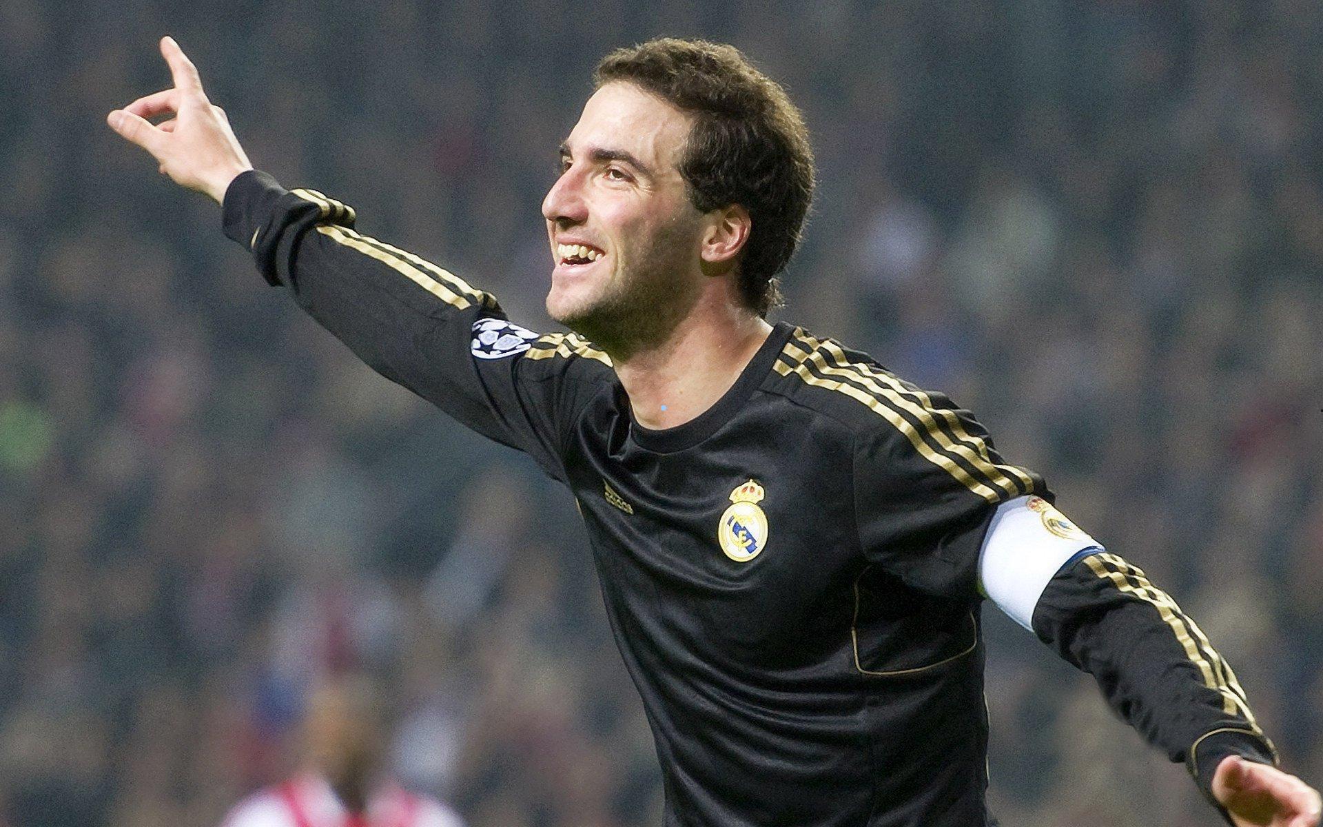 德媒披露多特蒙德外租迪朗维尔计划，安德莱赫特或成球员回归首选